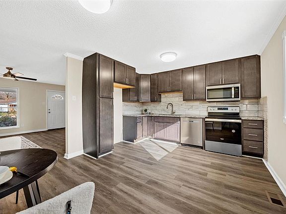 5th image of 2312 Battlefield Dr