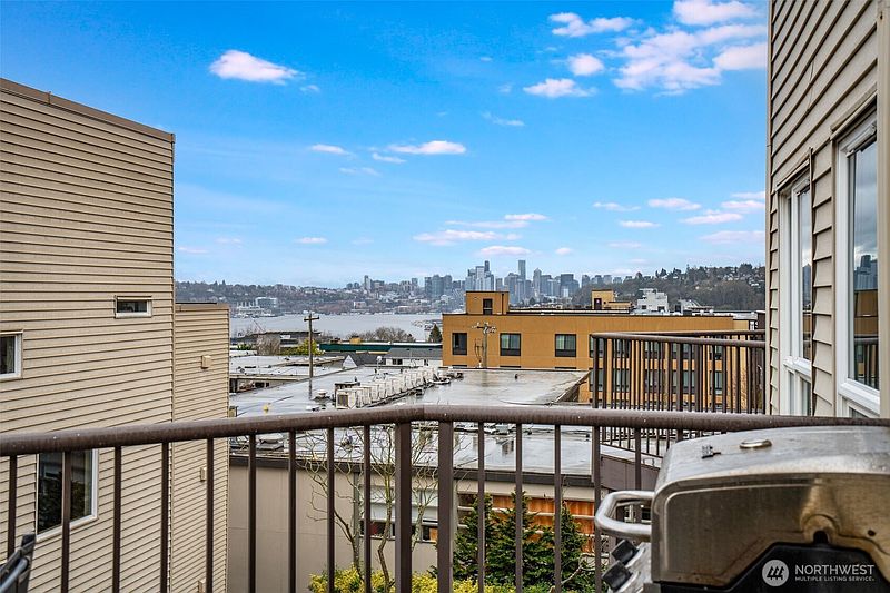 3rd image of 4020 Aurora Avenue N #403