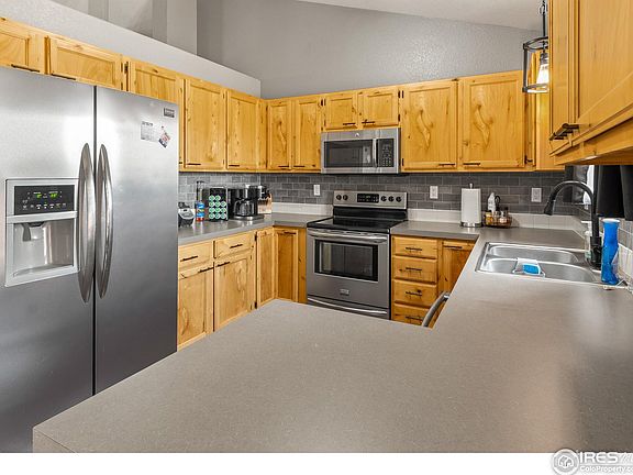 3rd image of 3131 Cody Ave