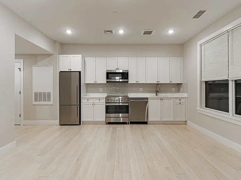 197 Green St #304 — Photo 1