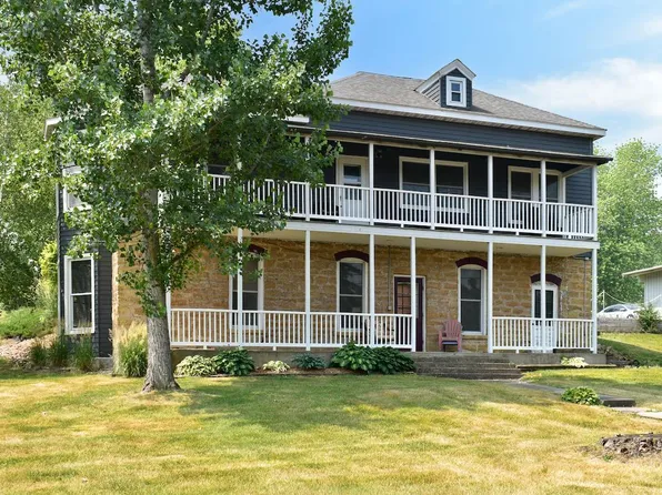 712 5th St W, Wabasha, MN 55981