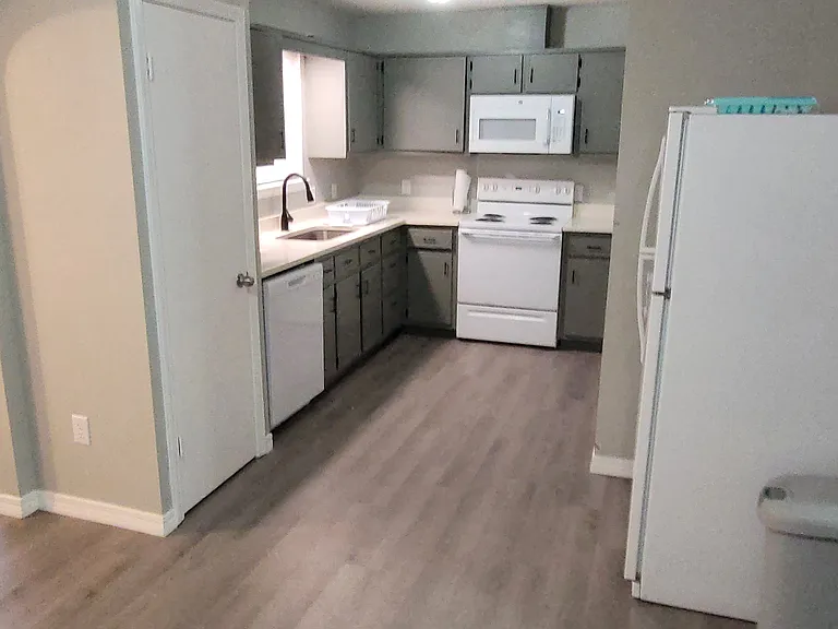 8802 Pebble Brook Dr — Photo 2
