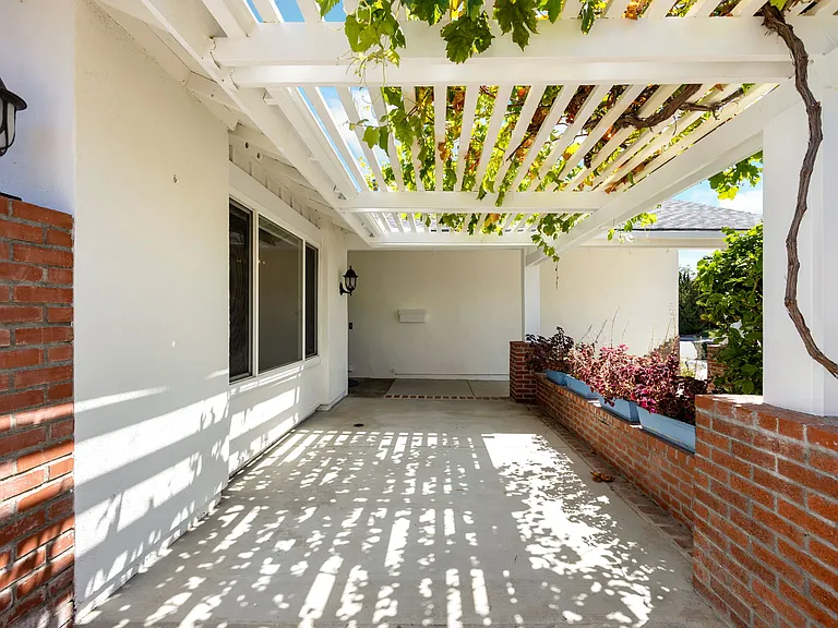 5892 Oak Meadow Dr — Photo 48