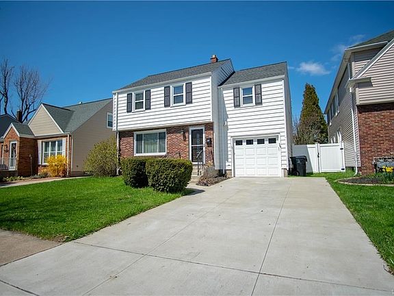 2nd image of 370 Stillwell Ave