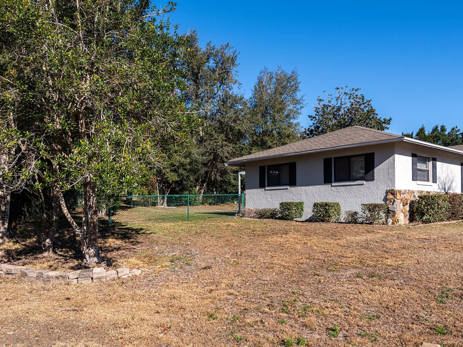 3500 N Honeylocust Dr — Photo 4
