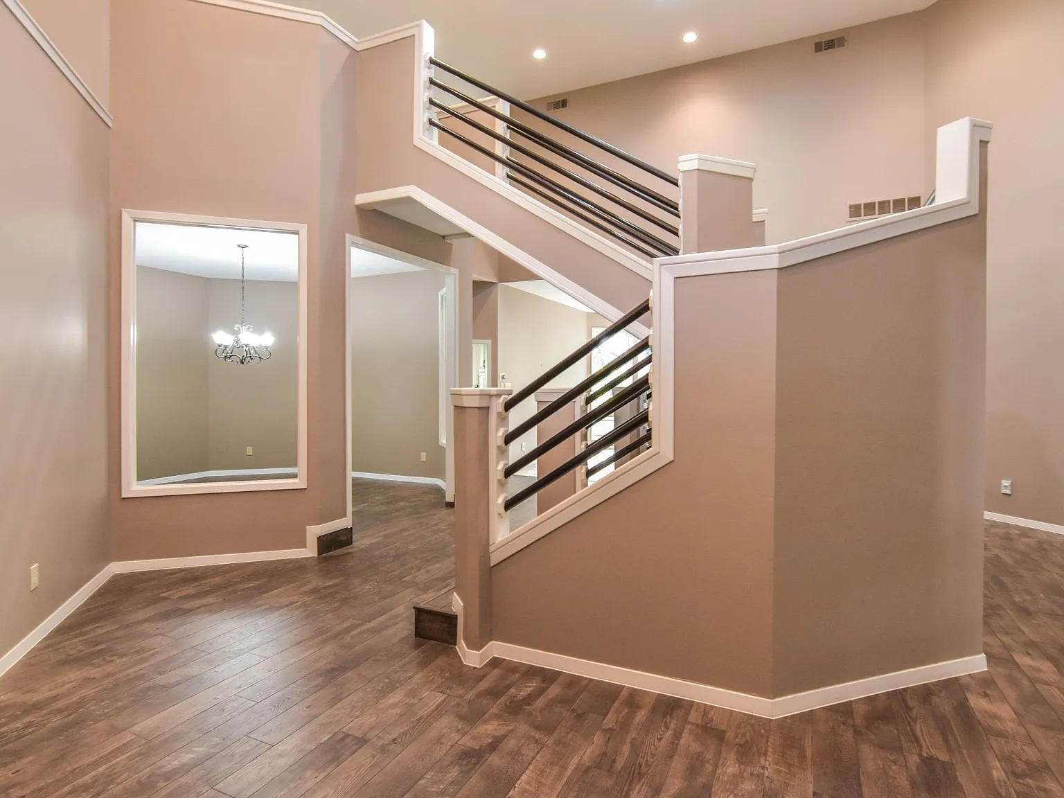 4 bed, 3915 sqft, $3,500 — Photo 4