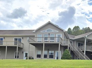 771 Twin Mountain Rd, Hiawassee, GA 30546