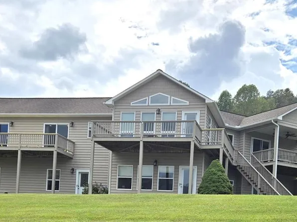 771 Twin Mountain Rd, Hiawassee, GA 30546