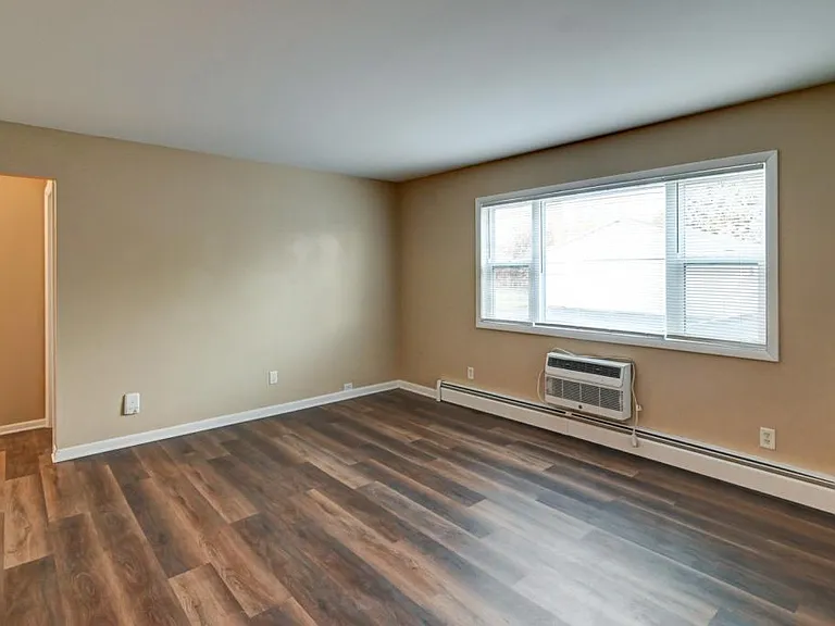 112 W Klubertanz Dr #2 — Photo 8
