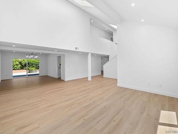 4th image of 8471 Cliffridge Ln