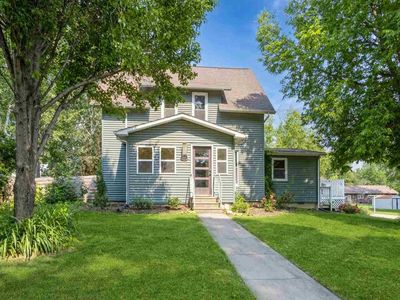 818 5th St, Kalona, IA, 52247