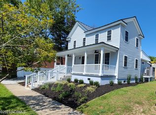 406 N B St, Bridgeton, NC 28519