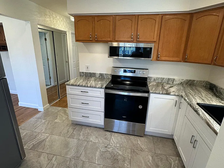 100 W Hickory Grove Rd #F8 — Photo 8