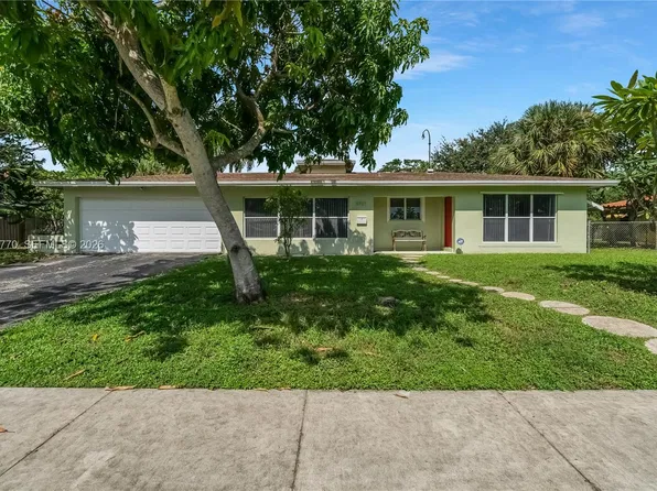 5701 SW 1st St, Plantation, FL 33317