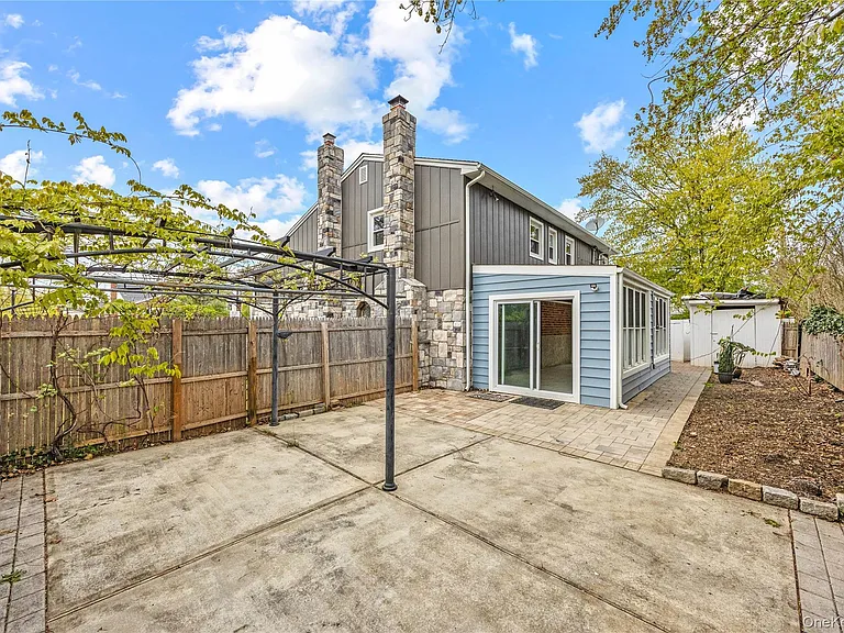 44 Bruce Ln — Photo 32
