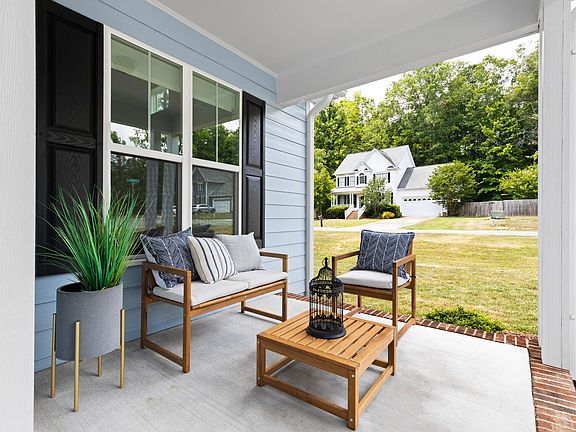 4th image of 401 Chadwick Ln