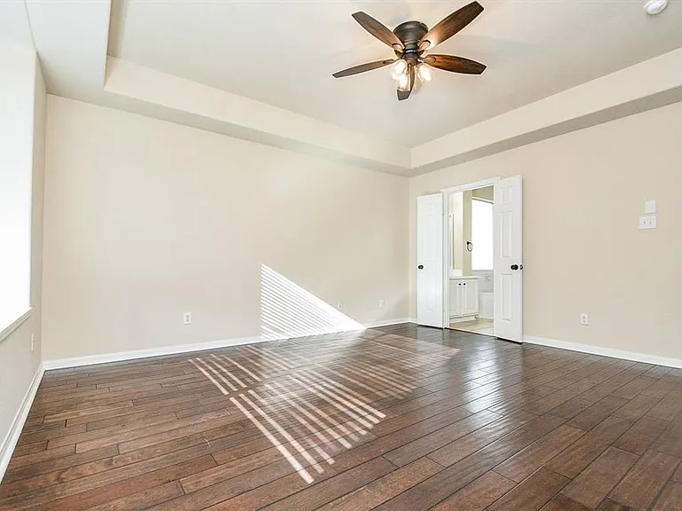 9135 Edgeloch Dr — Photo 18
