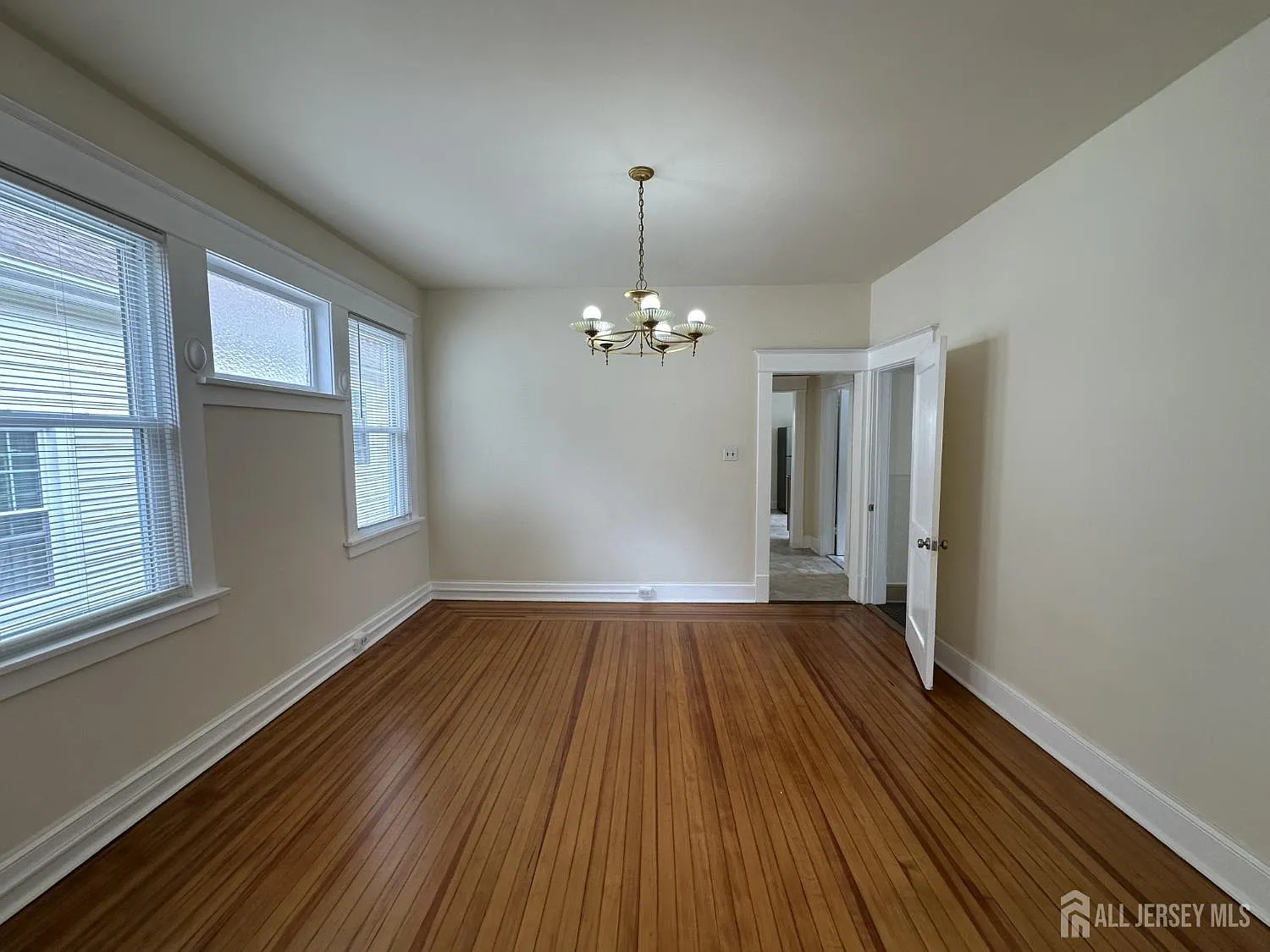 2 bed, 1.0 bath, $2,200 — Photo 3