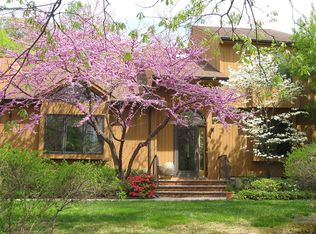 27 Sherwood Dr, Mountain Lakes, NJ 07046