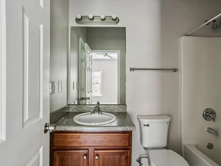 740 Prince Pl NW — Photo 5