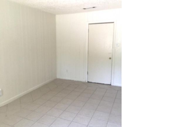 4th image of 1106 Sherry Ln