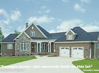 1178 N Edgewater Trl, Toccoa, GA 30577