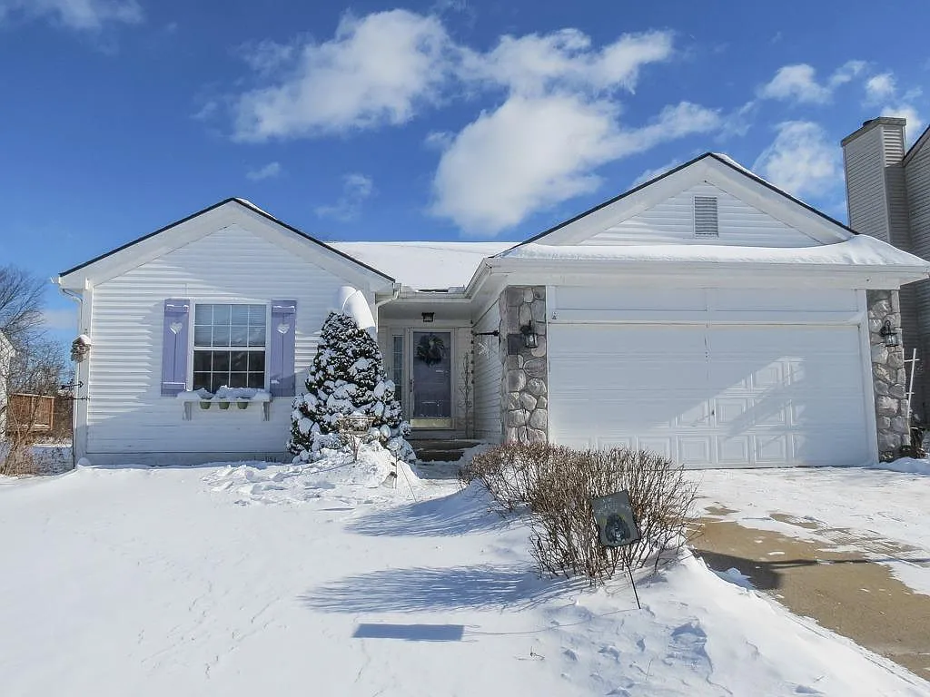 7583 Streamwood Dr photo 1