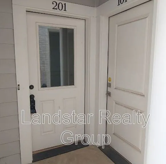 10510 Meeting St #201 — Photo 2