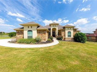 321 Comanche Cir, Hutto, TX 78634