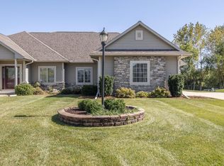 9016 S Cordgrass Cir E, Franklin, WI 53132