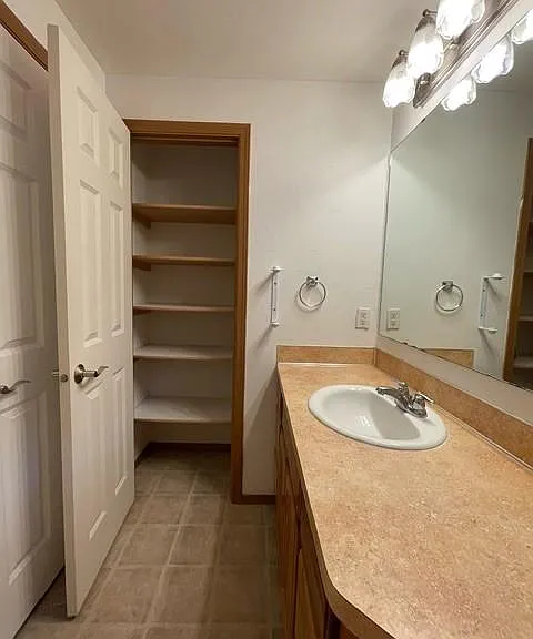 18111 Upland Dr SE — Photo 22