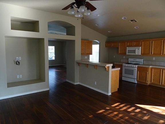 4th image of 648 Arabesque Cir