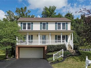 6021 Hawthorn Dr, Coraopolis, PA 15108
