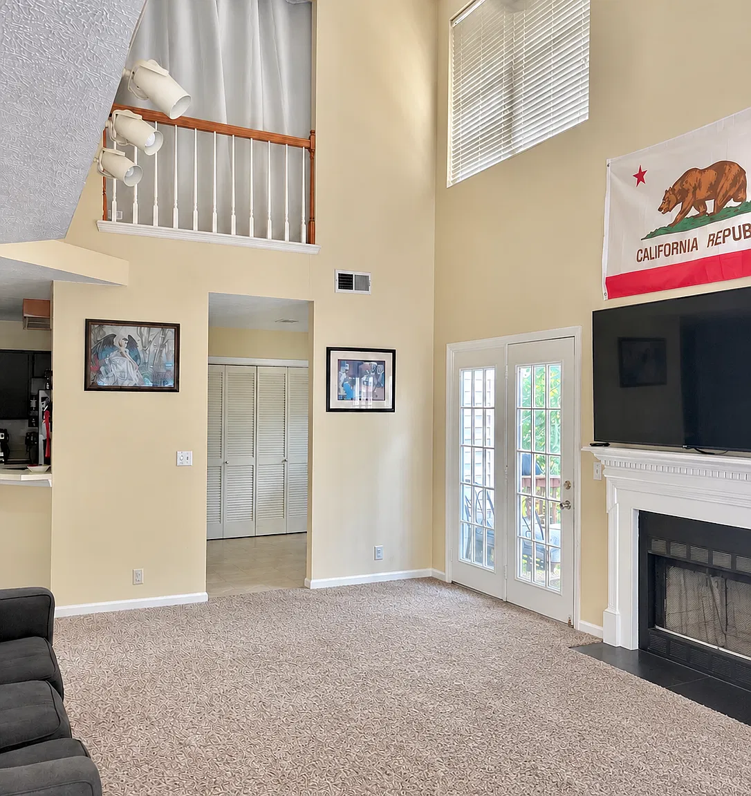2 bed, 1.5 bath, 1305 sqft, $1,995 — Photo 2
