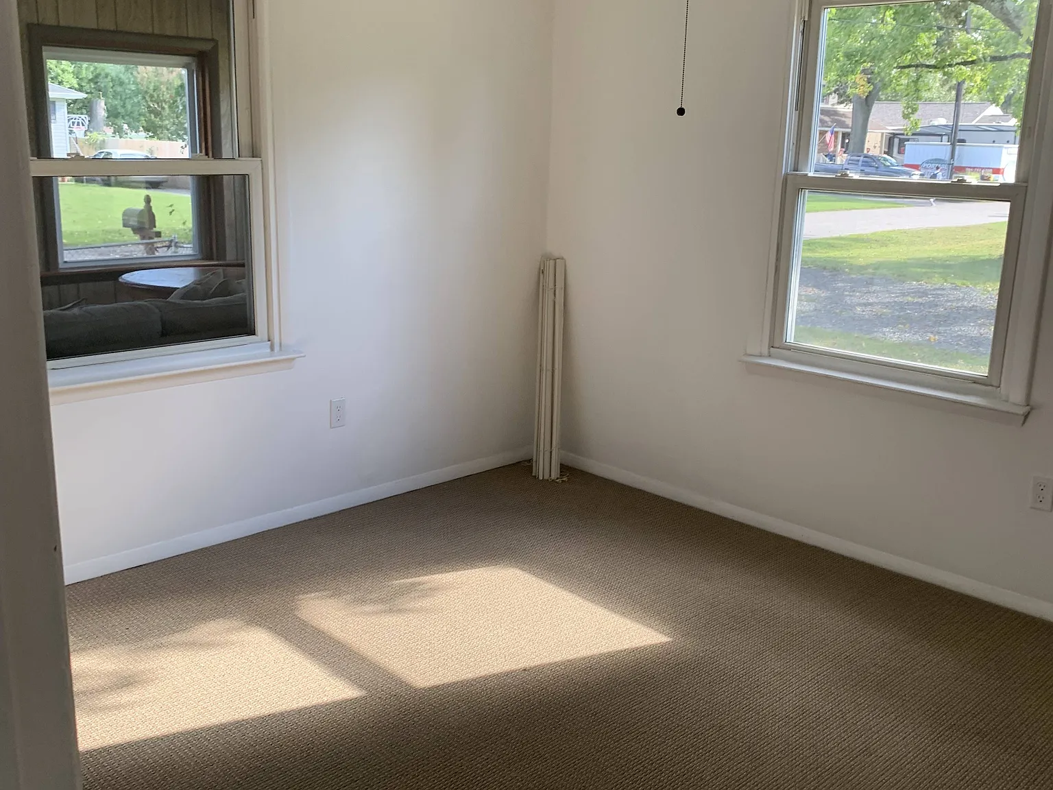 Available Now - 2 Bedroom 1 Bath - Fenced Yard — Photo 4
