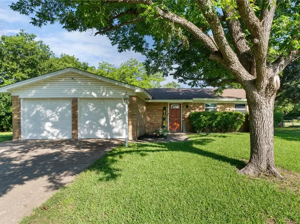 419 Peer Dr, Hewitt, TX 76643