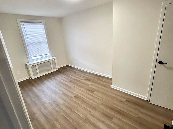 3rd image of 50 Montgomery Ave Floor 2