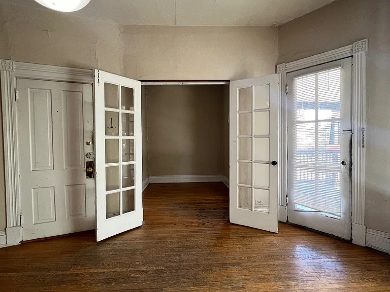 2259 N High St — Photo 21