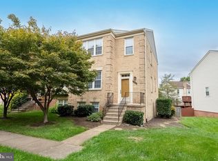 4020 Gregg Ct, Fairfax, VA 22033