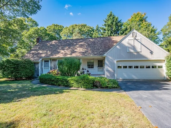 139 Longfellow Dr, Barnstable, MA 02630