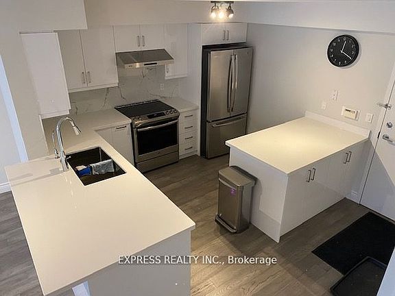 5th image of 28 Sommerset Way #1639