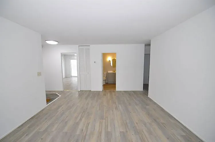 4841 Huntley Ct — Photo 4