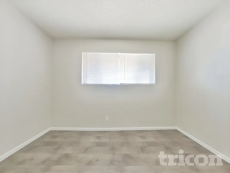 1626 W Pepper Pl — Photo 10