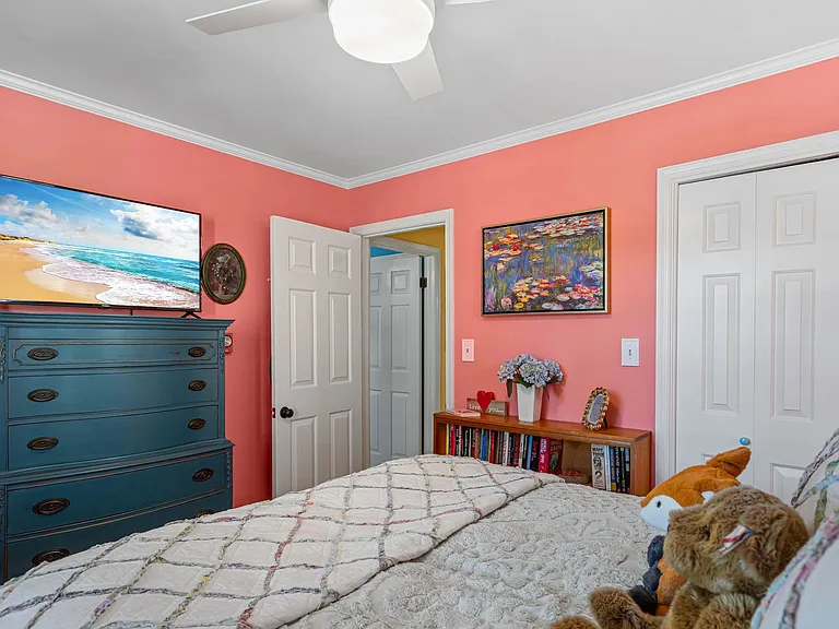 106 Kingsbridge Rd — Photo 24
