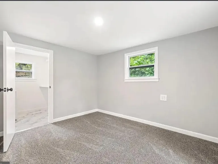 38 Spring Ln — Photo 9