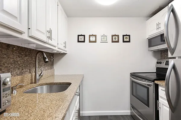 Sold by Citi Habitats | media 9