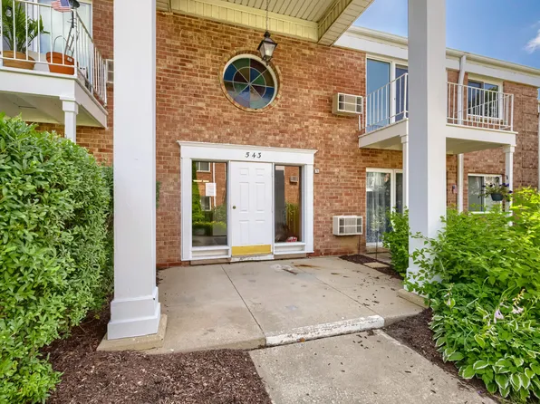 543 Burlington Ave APT 212, Downers Grove, IL 60515