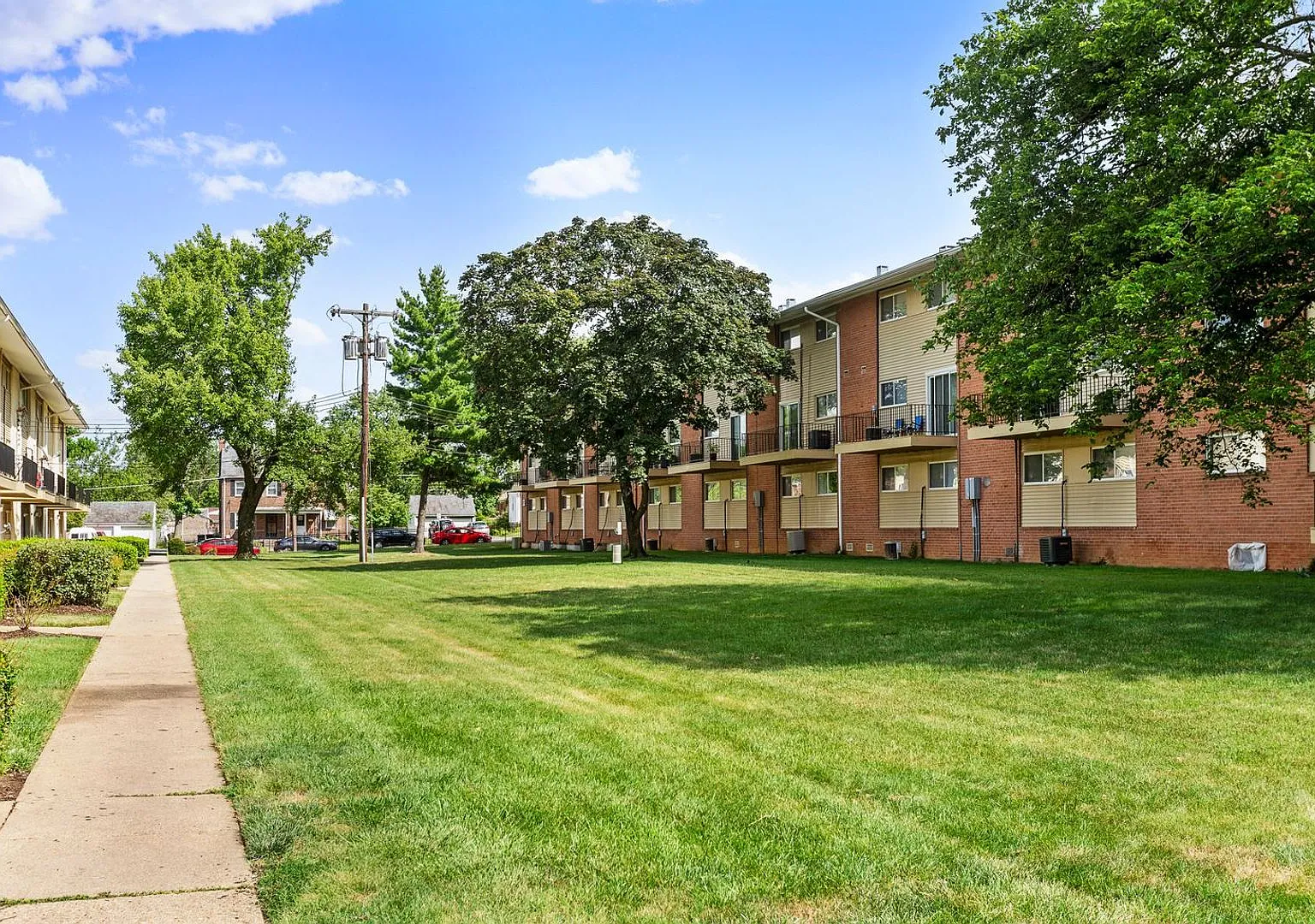 Madison Gardens Apartments — Photo 3