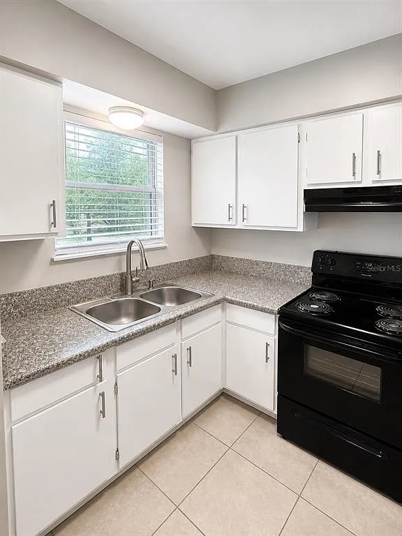 2 bed, 1.5 bath, 938 sqft, $1,379 — Photo 4