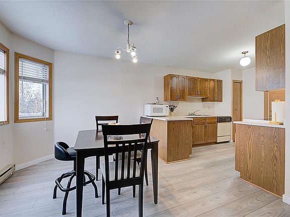 4th image of 3854 Gordon Dr #392
